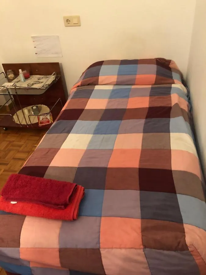 Habitacion Doble En Figueres Con Bano Compartido 0*, Figueres (Girona)