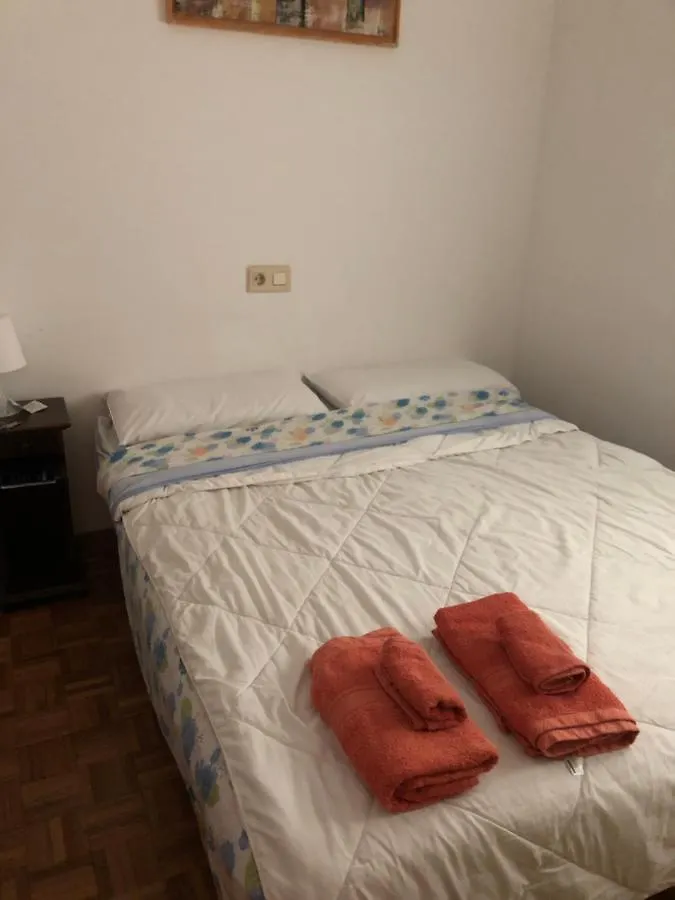 Habitacion Doble En Figueres Con Bano Compartido location